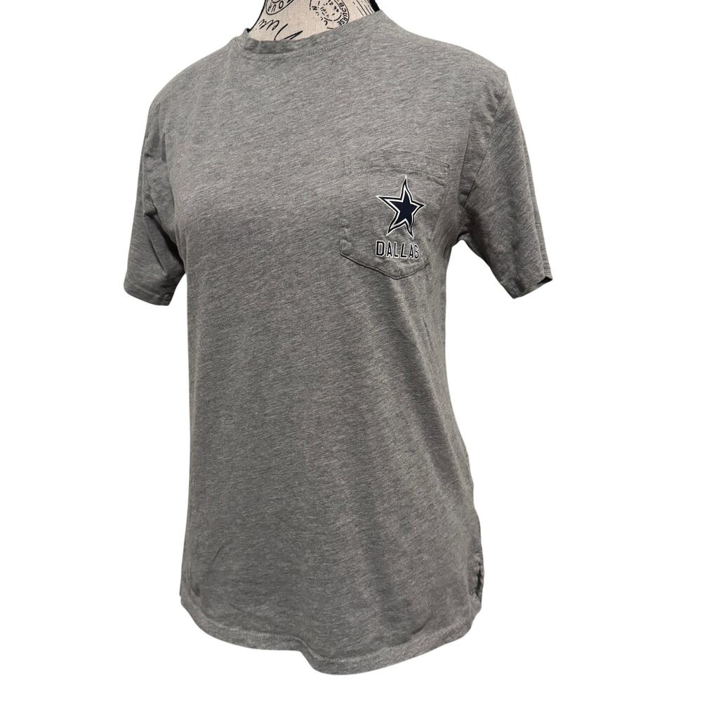 Dallas Cowboys T-Shirt Womens Small NFL Team Apparel Gray Pocket Helmet Graphic